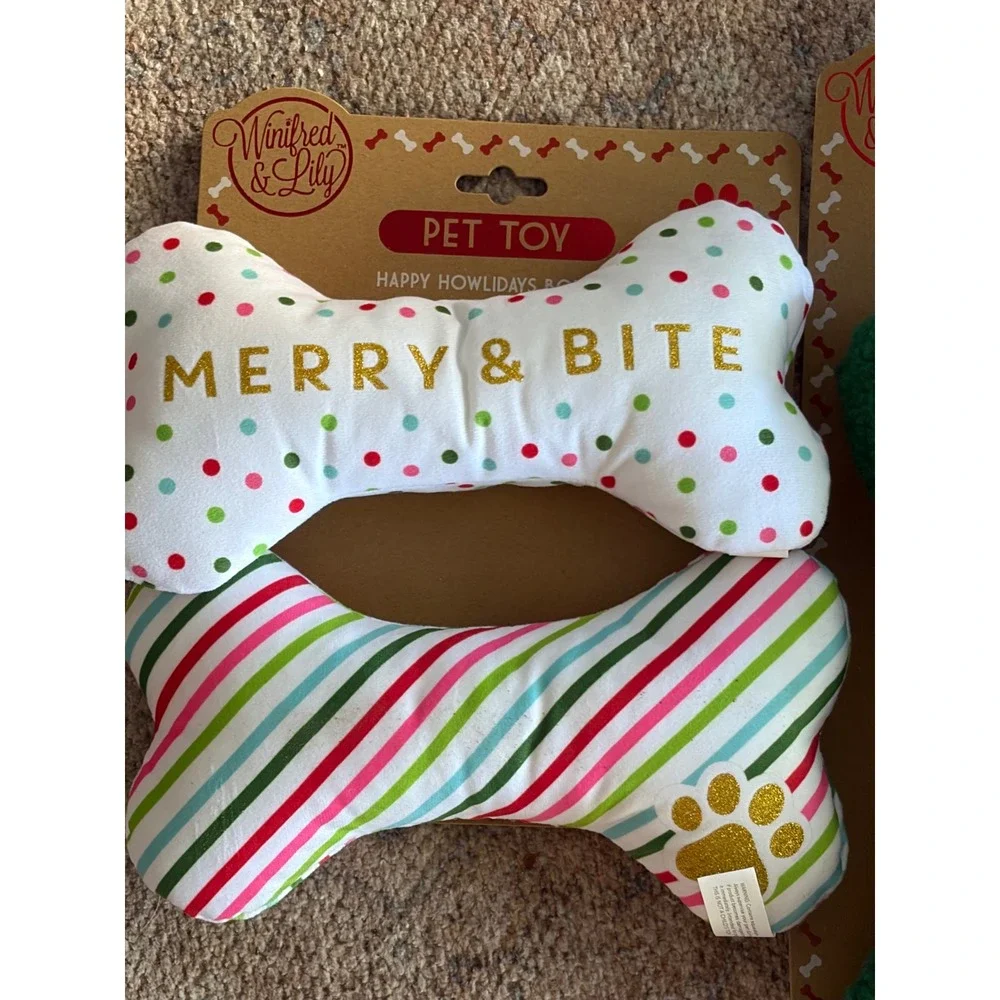Winifred & Lily Holiday Dog Toy Set 3pk Merry & Bite Woof Bones Green White